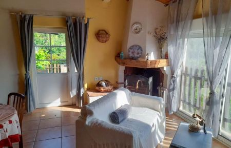 G&icirc;te n&deg;G11318 Beynes - Alpes-de-Haute-Provence - photo
