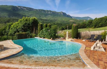 G&icirc;te n&deg;G15073 Noyers-sur-Jabron - Alpes-de-Haute-Provence - Piscine familiale