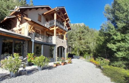 G&icirc;te n&deg;G23135 Colmars - Alpes-de-Haute-Provence - Le g&icirc;te (1er et 2e &eacute;tage)