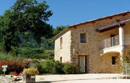 G&icirc;te n&deg;G11446 Le Castellard-M&eacute;lan - Alpes-de-Haute-Provence - photo