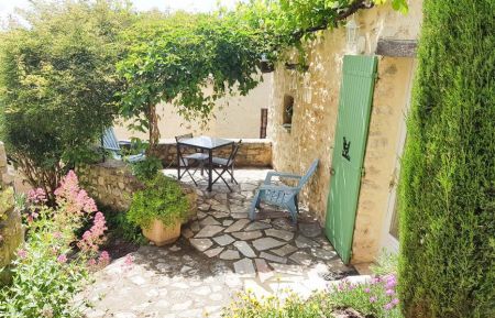 G&icirc;te n&deg;G14355 Lurs - Alpes-de-Haute-Provence - La terrasse privative et ombrag&eacute;e du G&icirc;te "le Poulailler"
