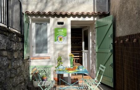 G&icirc;te n&deg;G11478 Saint-Jacques - Alpes-de-Haute-Provence - Entr&eacute;e du g&icirc;te 