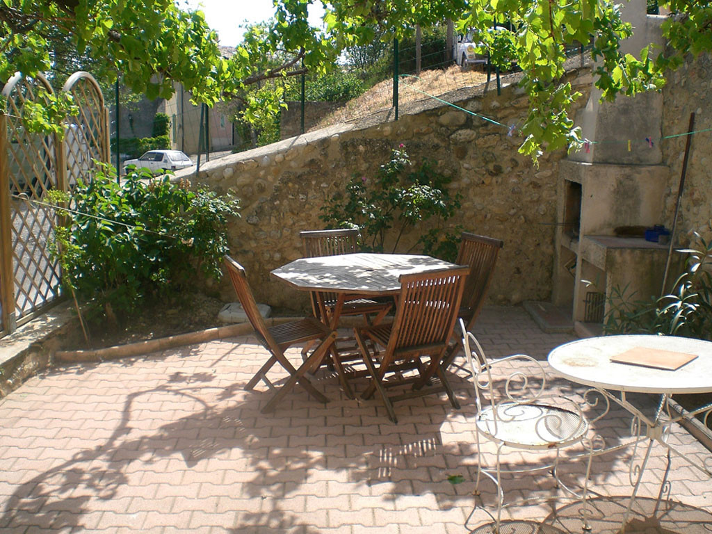 photo 0