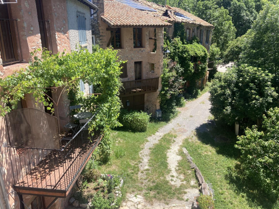 photo 0