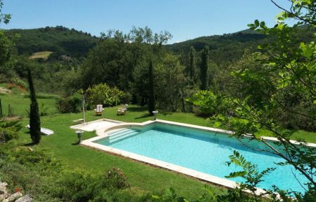 Chambre d'h&ocirc;tes n&deg;G141094 Niozelles - Alpes-de-Haute-Provence - Le cadre de verdure de la piscine