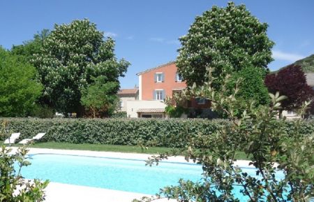 G&icirc;te n&deg;G31205 Gr&eacute;oux-les-Bains - Alpes-de-Haute-Provence - photoEte