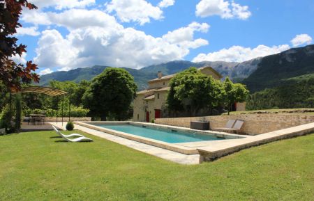 G&icirc;te n&deg;G15102 Saint-Vincent-sur-Jabron - Alpes-de-Haute-Provence - Vue d'ensemble